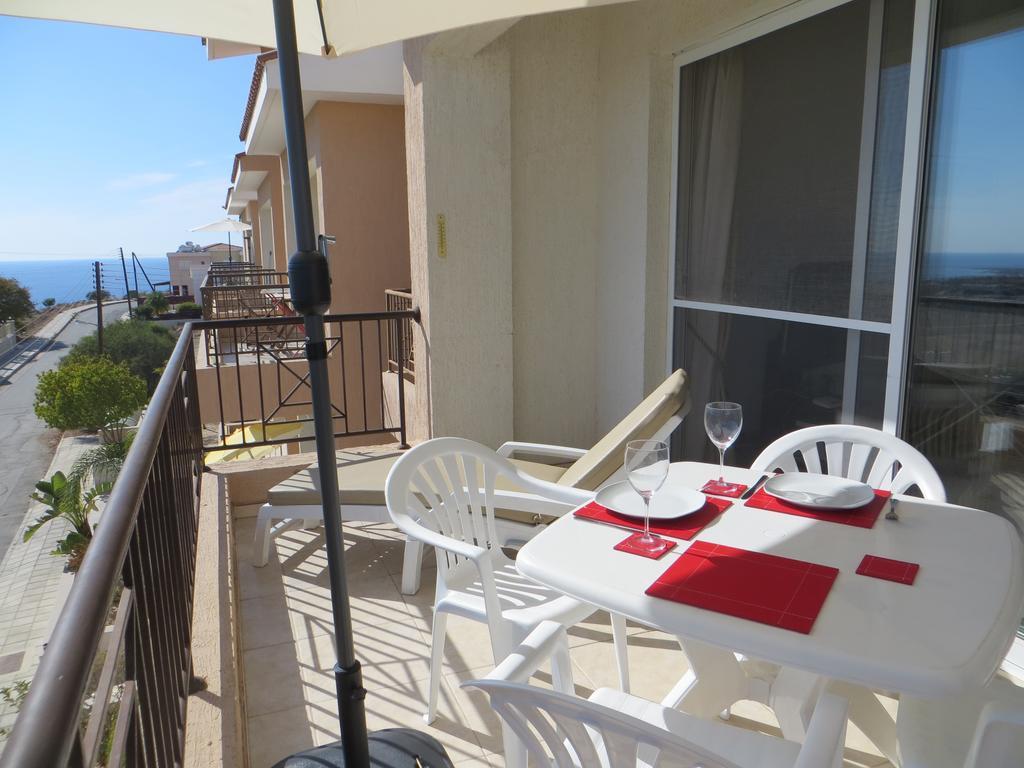 Melania Apartment Paphos Esterno foto