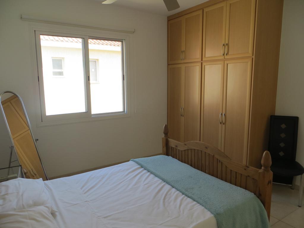 Melania Apartment Paphos Esterno foto