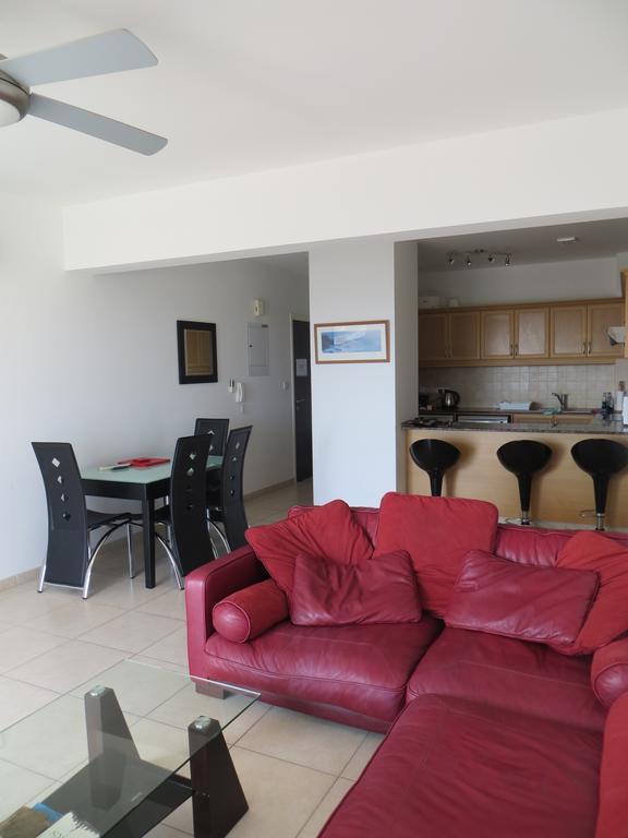 Melania Apartment Paphos Esterno foto